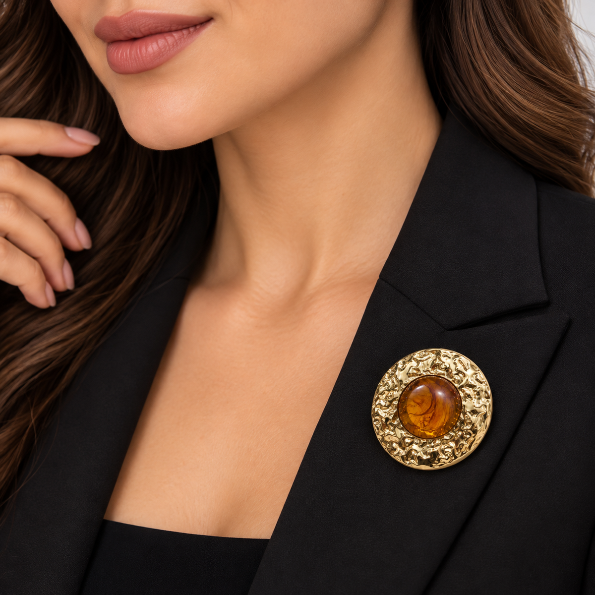 Amber Glow Brooch ✨�