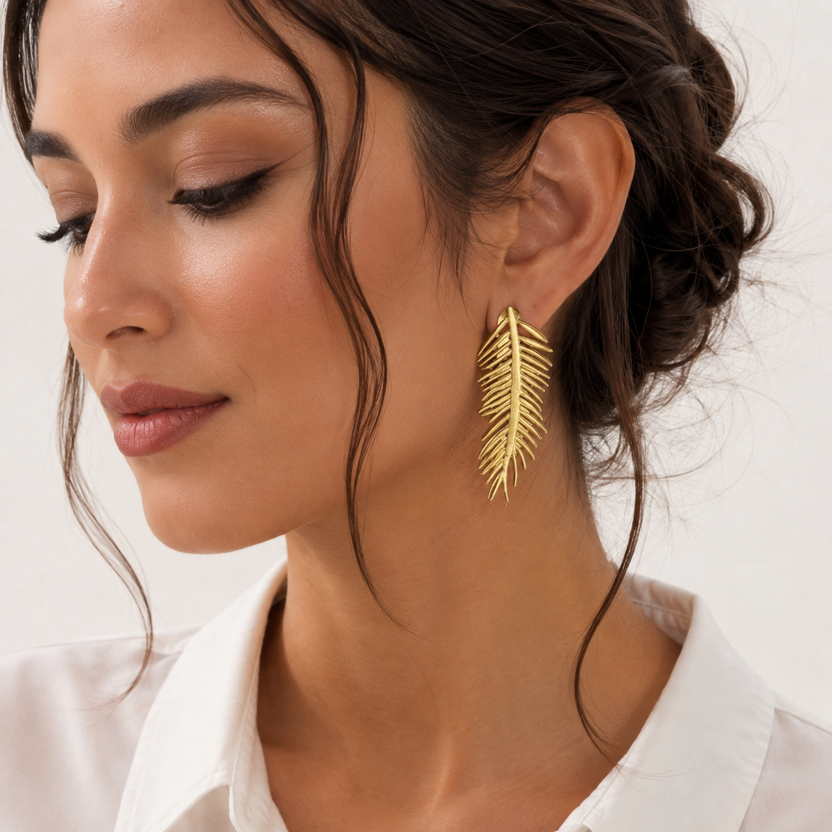 Elegant Gold Fan