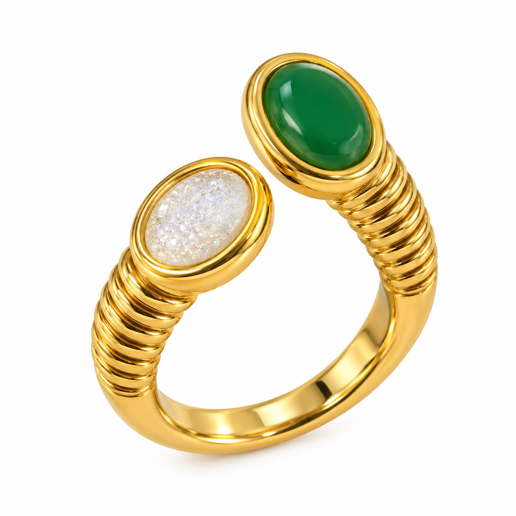Emerald & Pearl Twist Ring 💚