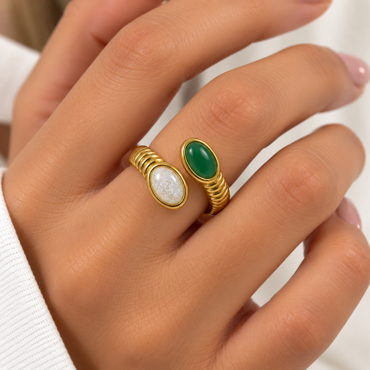 Emerald & Pearl Twist Ring 💚